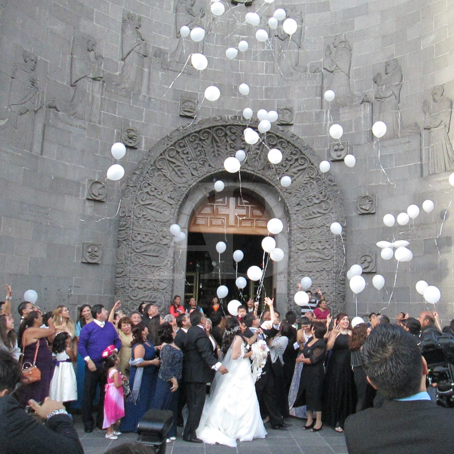 Fuga de globos para salida de iglesia - Sin LED